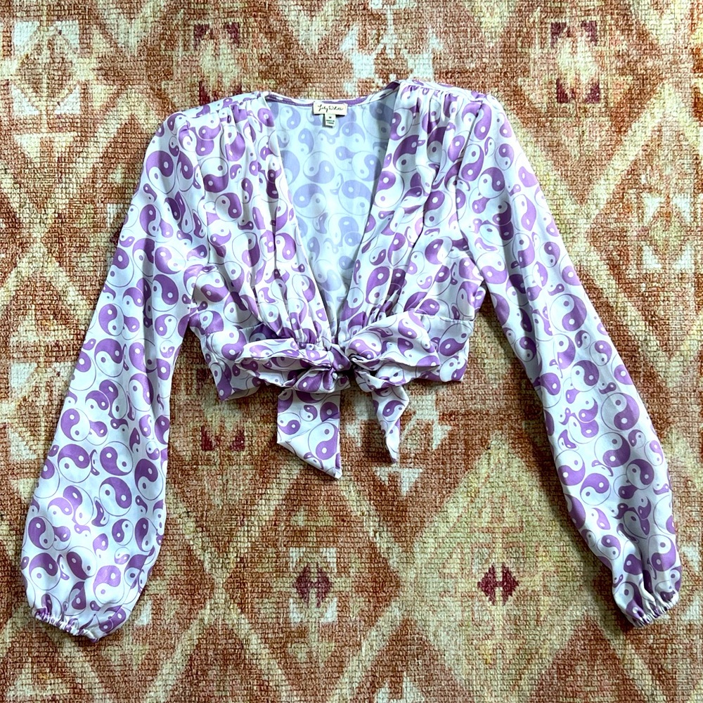 RETRO PEACE SIGN CROP TOP • TIE FRONT